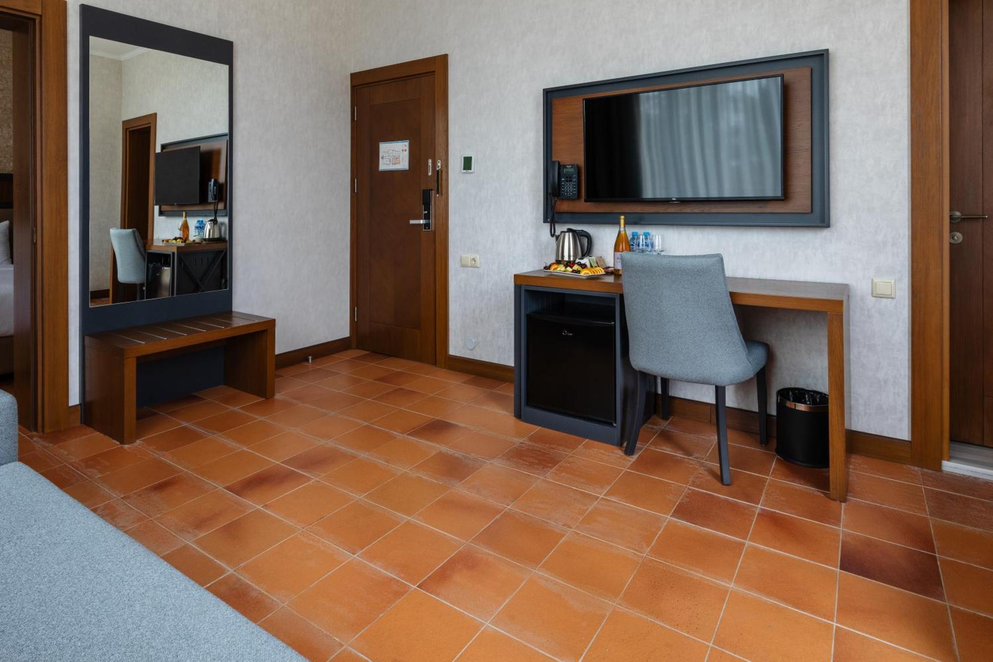 Hotel Chateau Kvirike Boboqvati ภายนอก รูปภาพ