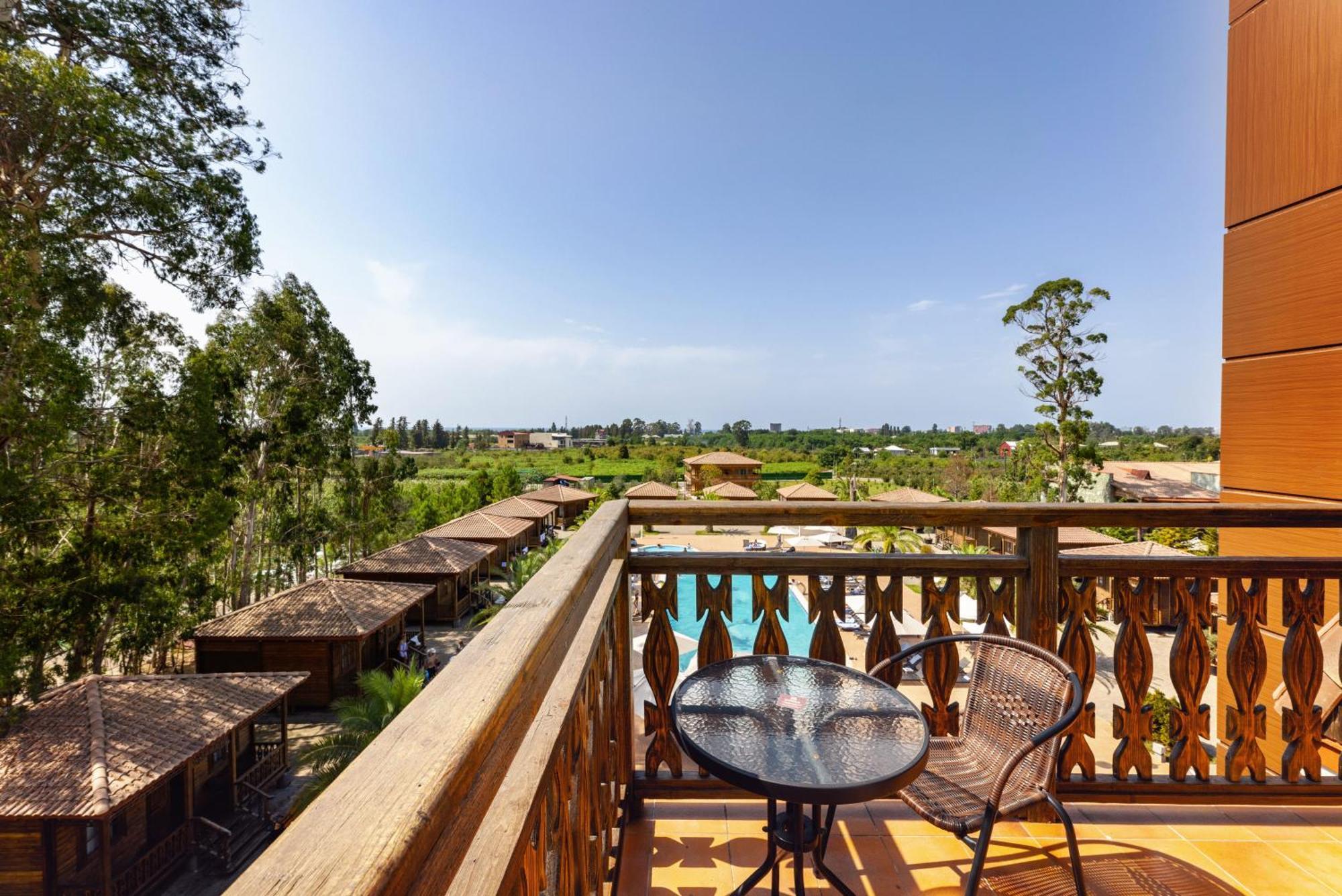 Hotel Chateau Kvirike Boboqvati ภายนอก รูปภาพ