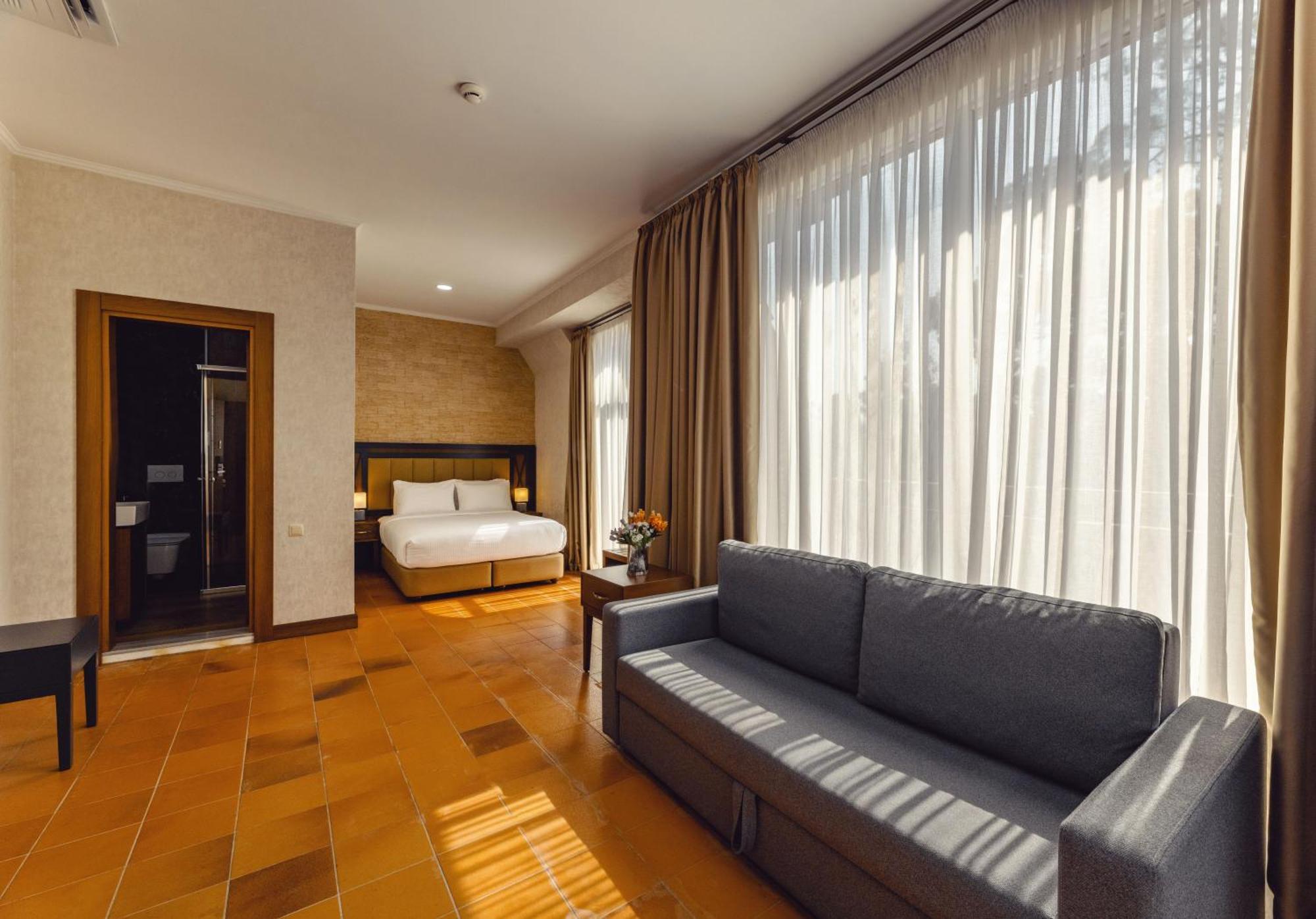 Hotel Chateau Kvirike Boboqvati ภายนอก รูปภาพ